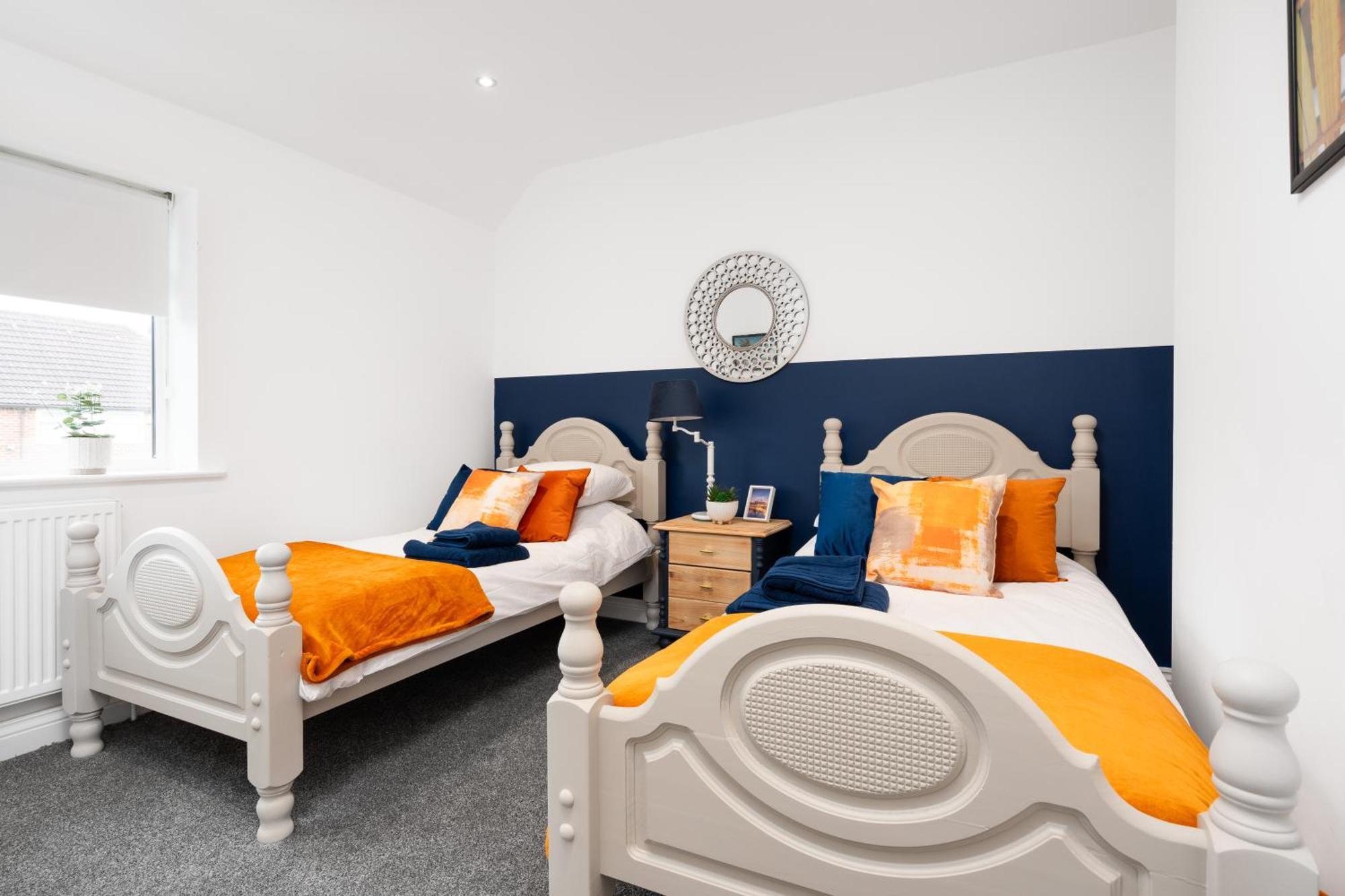 Shawe House - 10 Minute Mcr Airport - Free Parking Villa Wythenshawe Rum bild