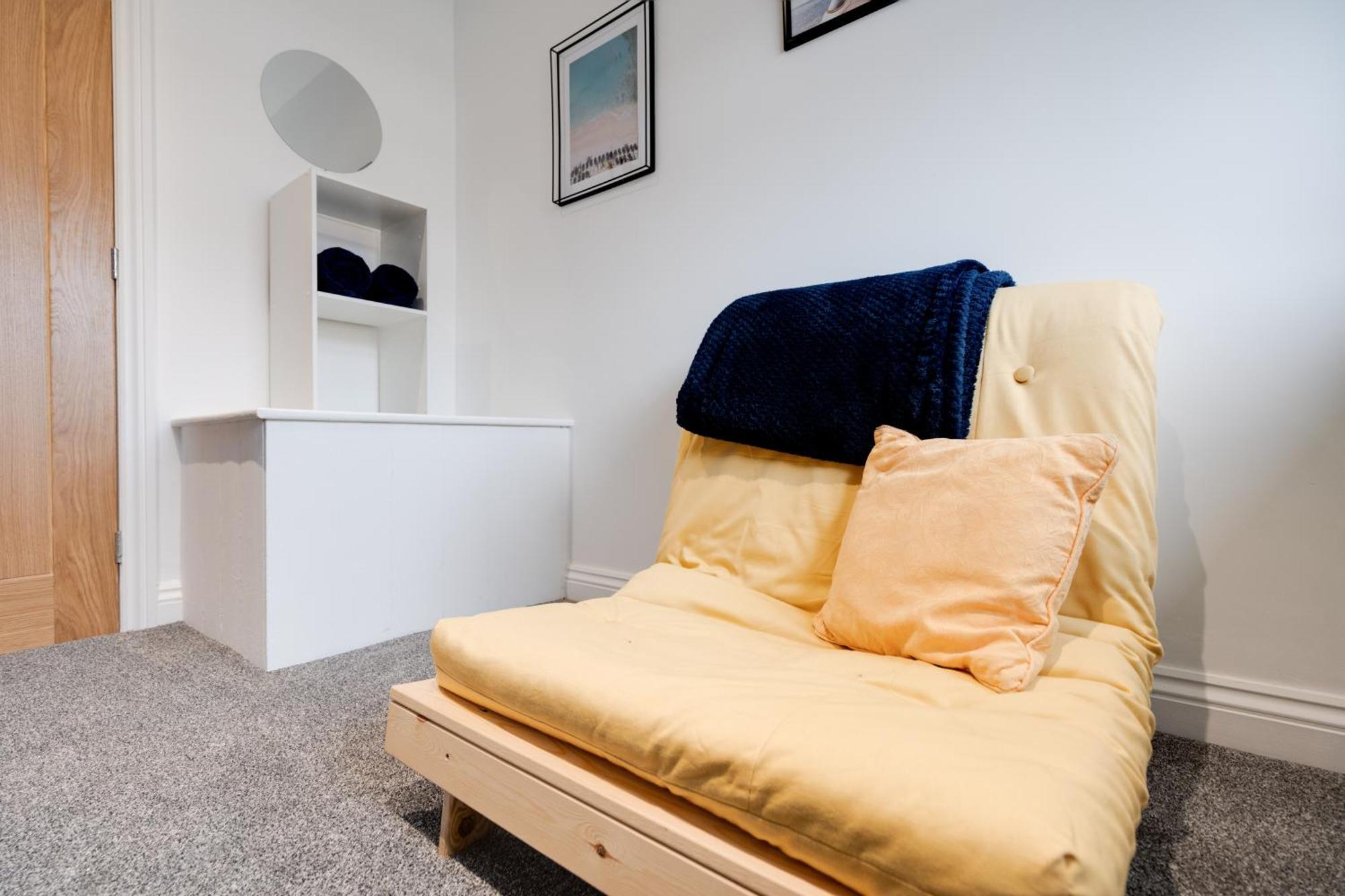 Shawe House - 10 Minute Mcr Airport - Free Parking Villa Wythenshawe Rum bild