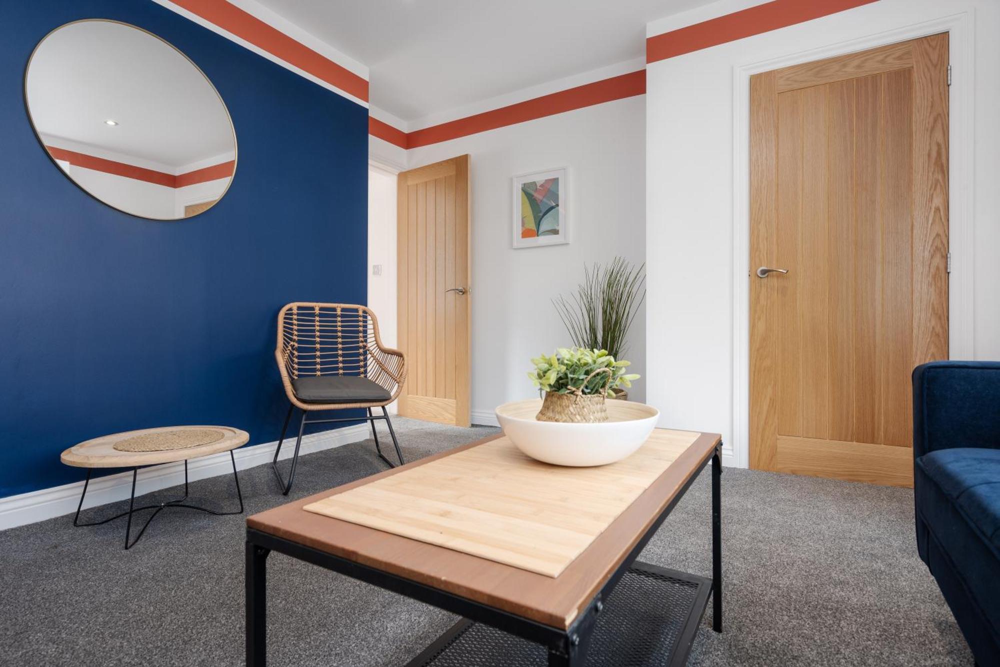 Shawe House - 10 Minute Mcr Airport - Free Parking Villa Wythenshawe Rum bild